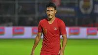 Hanif Sjahbandi saat laga uji coba Arema FC kontra Timnas Indonesia U-22. Minggu (10/2/2019). (Bola.com/Iwan Setiawan