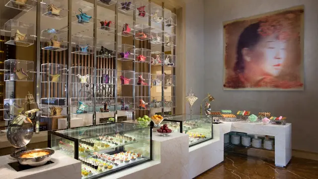 The Cafe - Dessert Area