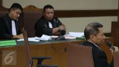 Richard Joost Lino saat menjalani sidang lanjutan di Pengadilan Tipikor Jakarta, Rabu (22/3). Dalam sidang tersebut RJ Lino bersaksi untuk terdakwa mantan pejabat PT Pelindo II dalam kasus pengadaan 10 unit Mobil Crane. (Liputan6.com/Helmi Afandi)