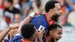 Memphis Depay melakukan selebrasi setelah mencetak gol ke gawang Lithuania dalam lanjutan kualifikasi Piala Dunia 2026 yang digelar pada Minggu (7/9/2025) malam. (AP Photo/Mindaugas Kulbis)