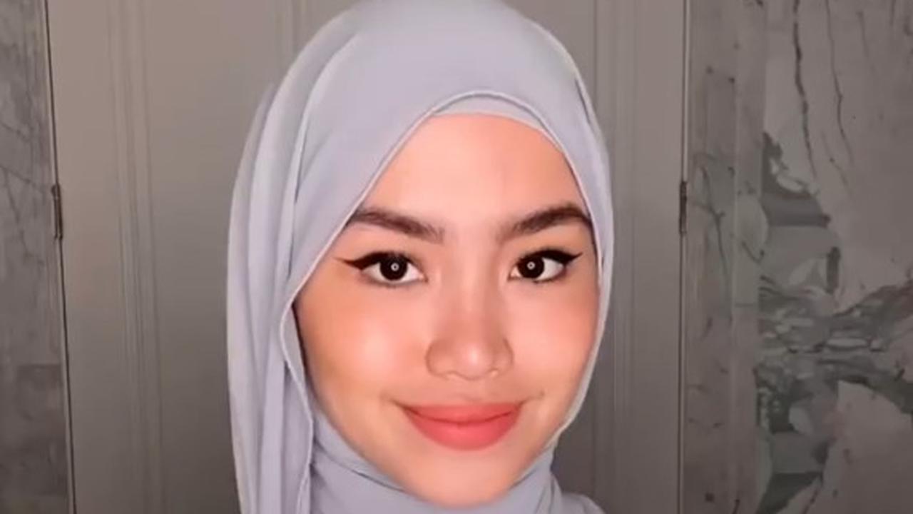 Ilustrasi penggunaan hijab pahmina sifon (Sumber: @sashfir/Instagram)