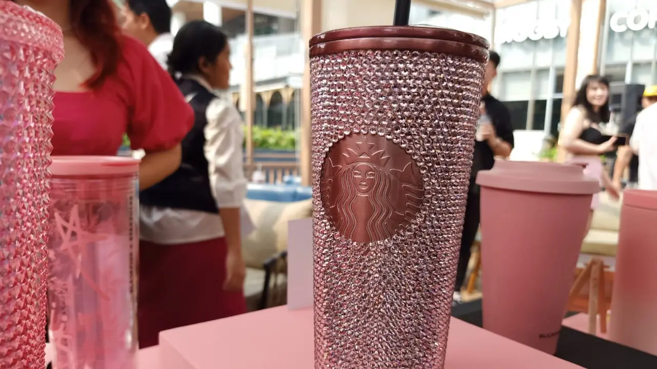 BLINK Berburu Merchandise BLACKPINK + Starbucks, Antre Sejak Jam 6 Pagi demi Tumbler