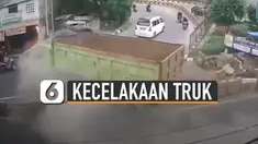Sebuah kecelakaan terekam CCTV terjadi di dekat pintu Tol Ciledug 1.