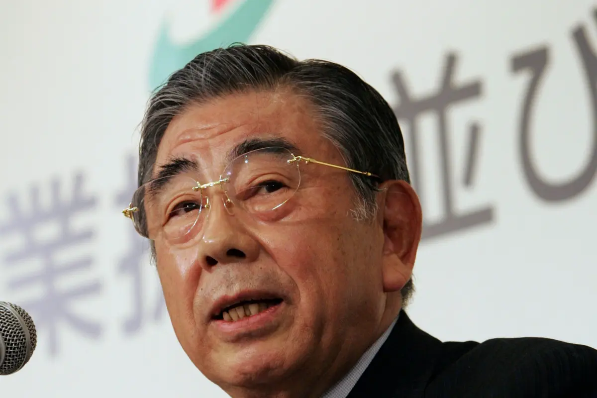 CEO Seven & I Holdings Co Toshifumi Suzuki berbicara dalam konferensi pers di Tokyo, 26 Desember 2005. (AP Photo/Katsumi Kasahara, File)