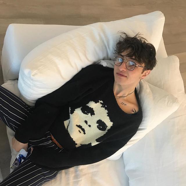6 Pesona Anwar Hadid Adik Gigi Hadid Yang Dikabarkan Pindah