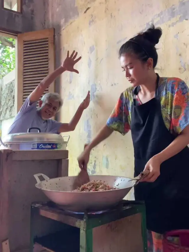 Potret kenangan Karina Ranau dengan Epy Kusnandar
