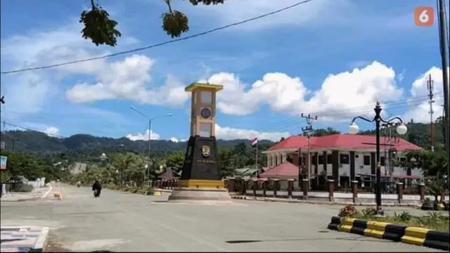 Suasana salah satu jalan utama di Kabupaten Buol saat pandemi Covid-19. Warga memilih tetap di rumah jelang pelaksanaan PSBB Kabupaten Buol. (Foto: Haerudin).