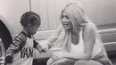 Kim Kardashian sendiri memang terkenal sangat telaten membesarkan anaknya. (instagram/kimkardashian)