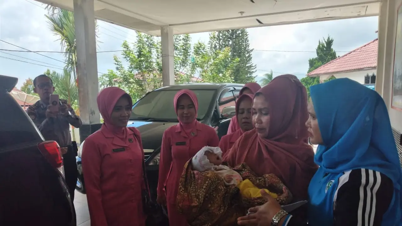 Rosita Sipahutar sudah mendapat perawatan di Rumah Sakit Umum Sipirok didampingi pengurus Bhayangkari Polsek Batang Angkola