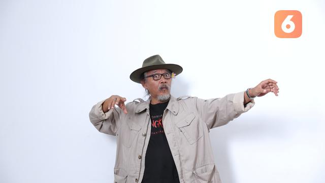 [Fimela] Sujiwo Tejo Media Visit Film Mangkujiwo