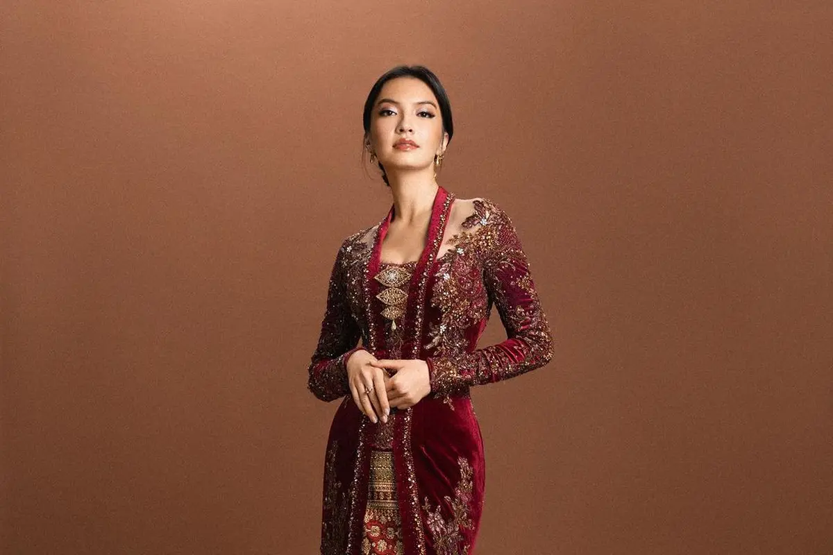 Raline Shah berkebaya