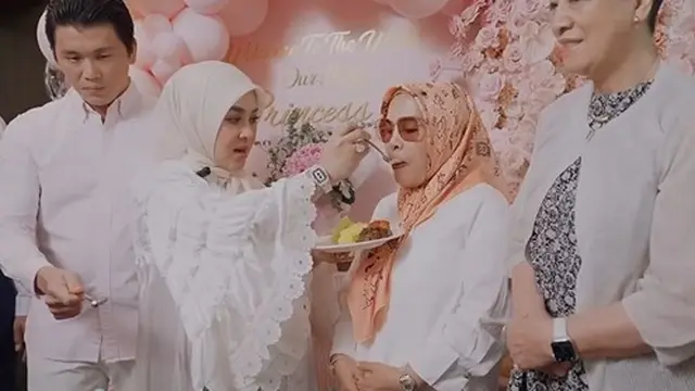 Detik-detik persalinan Syahrini (Instagram/princessyahrini)
