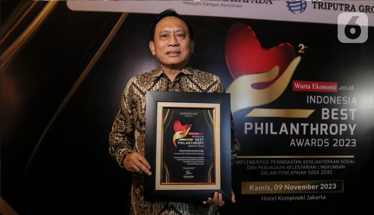 Perlu diketahui, salah satu yayasan milik Eddy Sariaatmadja, Yayasan Karya Alpha Omega telah menyalurkan ribuan bantuan operasi katarak. (Liputan6.com/Angga Yuniar)