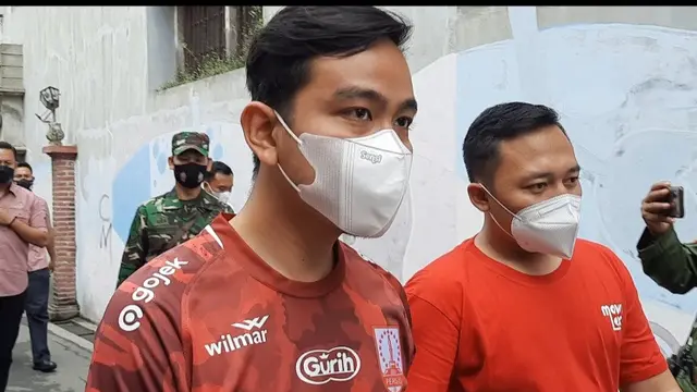 Gibran Rakabuming kenakan Jersey Persis