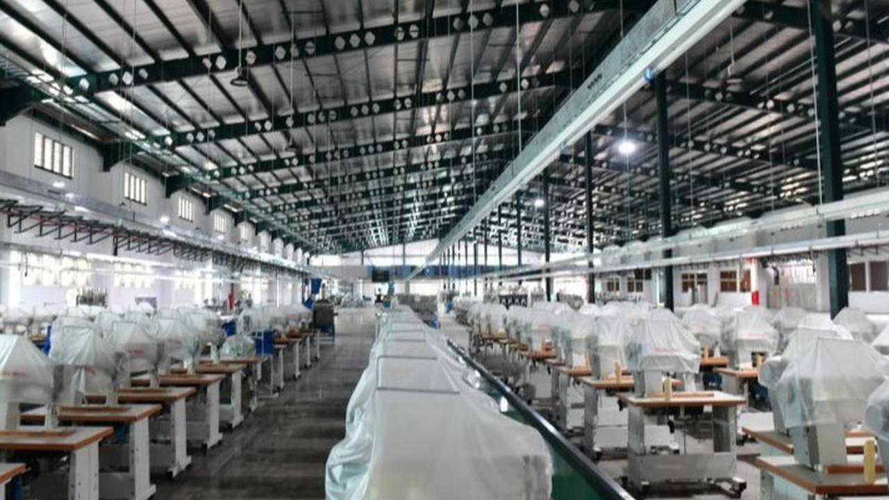 Aneh, Produksi Industri China Melemah di Tapi Penjualan Ritel Naik Tajam