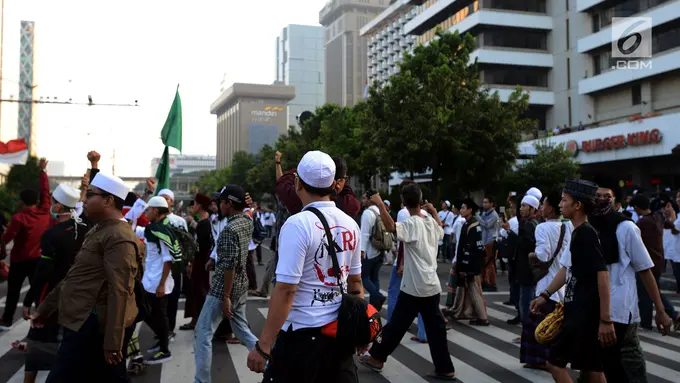 Massa Aksi 22 Mei di Depan Bawaslu