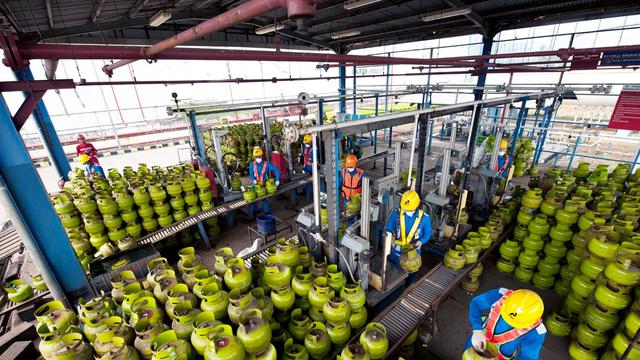 Direktur Utama Pertamina Nicke Widyawati menyampaikan bahwa khusus LPG Subsidi 3 Kg saat ini memang mengalami peningkatan konsumsi. Namun Pertamina terus berkomitmen untuk menjaga pasokan agar tetap aman.