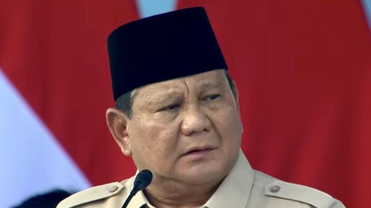 Pertama Kali Pimpin Upacara, Presiden Prabowo Tegaskan TNI Jaga Kekayaan Alam RI dari Pencurian Asing