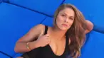Ronda Rousey idola di UFC yang baru saja mengalami kekalahan dari Holly Holm pernah menjalani pemotretan dalam busana seksi di pantai bersama Sports Illustrated.