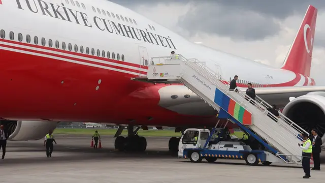 PT Jasa Angkasa Semesta (JAS Airport Services) memfasilitasi kedatangan para delegasi negara peserta KTT G20 di Bali