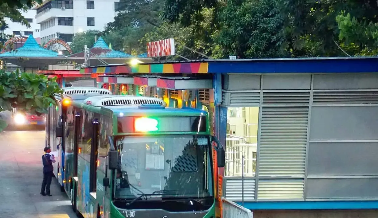 Nusantara Gemilang City Miracle yang juga dipakai sebagai armada bus kota Transjakarta. (Source: Instagram/@made_bintoro)