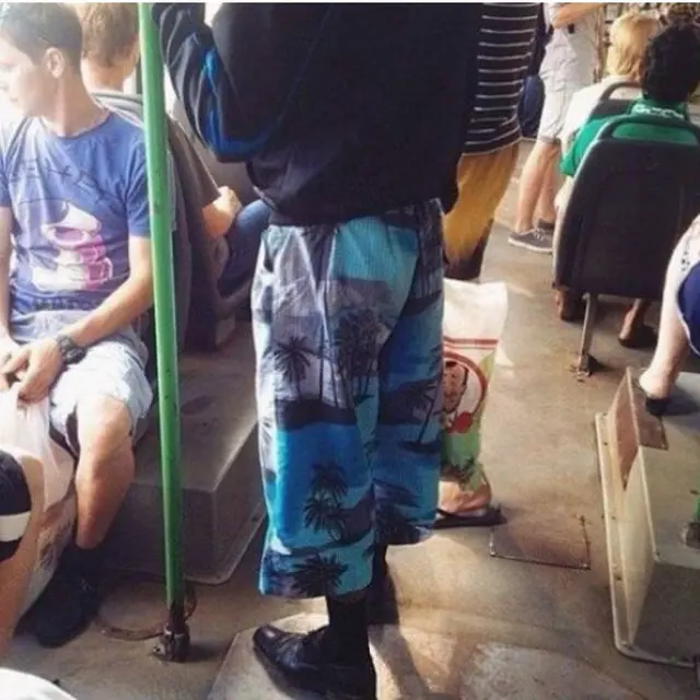 Aneh Bin Ajaib, Ini 7 Gaya Fashion yang Bikin Kamu Geleng Kepala