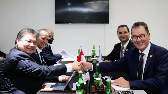 Menteri Koordinator bidang Perekonomian Airlangga Hartarto menerima Direktur Jenderal UNIDO (United Nations on Industrial Development Organization) Gerd Muller  di Nusa Dua, Bali.
