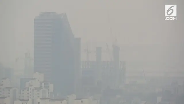 Diduga debu halus berasal dari kabut asap domestik dan gurun pasir barat China.
