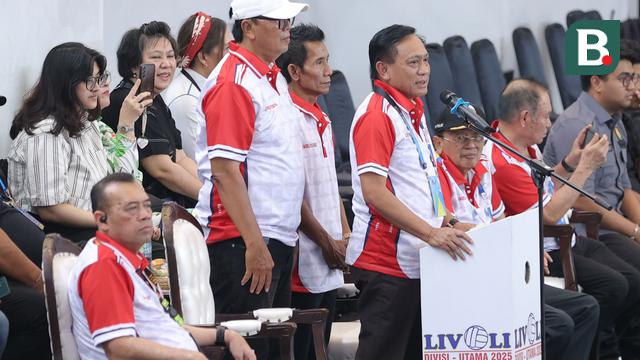 Ketua Umum PBVSI Imam Sudjarwo