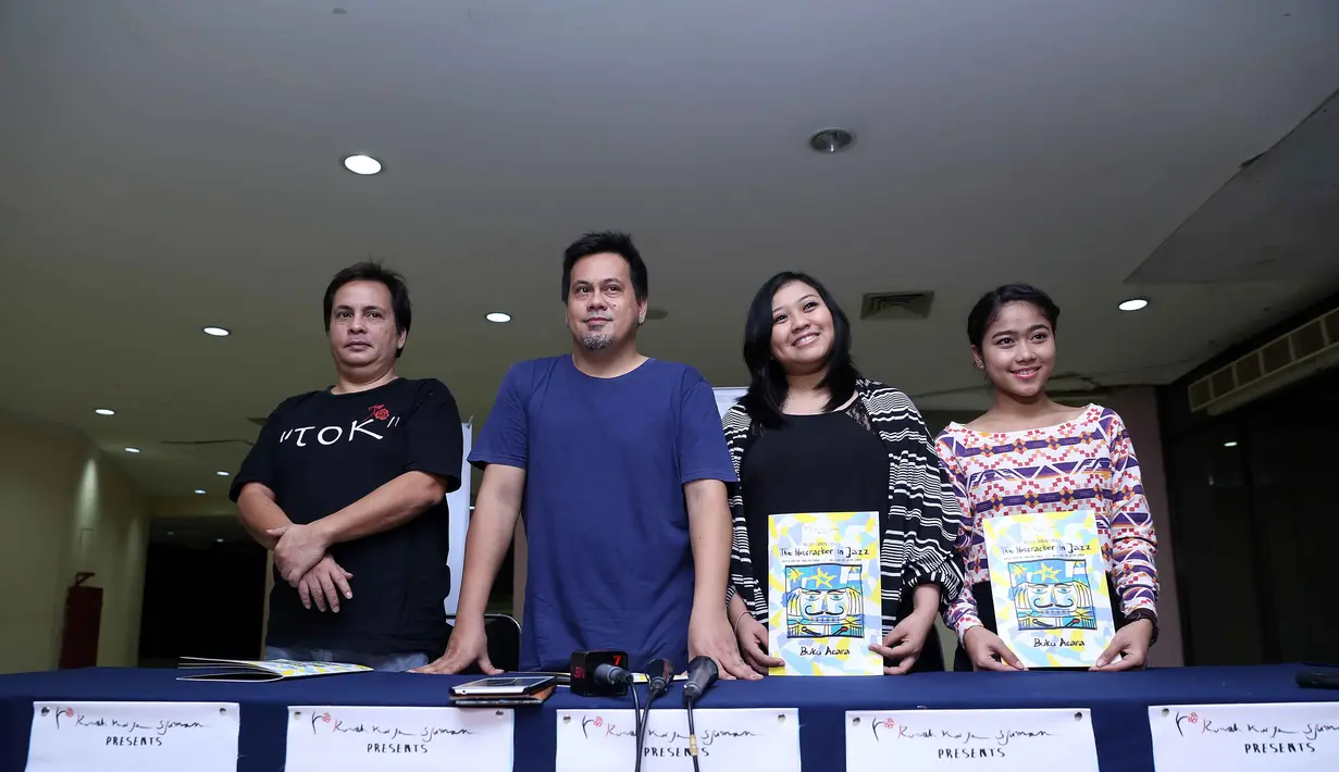 Pertunjukan ‘The Nutcracker in Jazz’ melibatkan 120 siswa dan pengajar dari Ballet Sumber Cipta dan Sjuman School of Music. Gelaran ini menjadi produksi kedua Rumah Karya Sjuman (RKS) setelah Nay pada November lalu. (Nurwahyunan/Bintang.com)