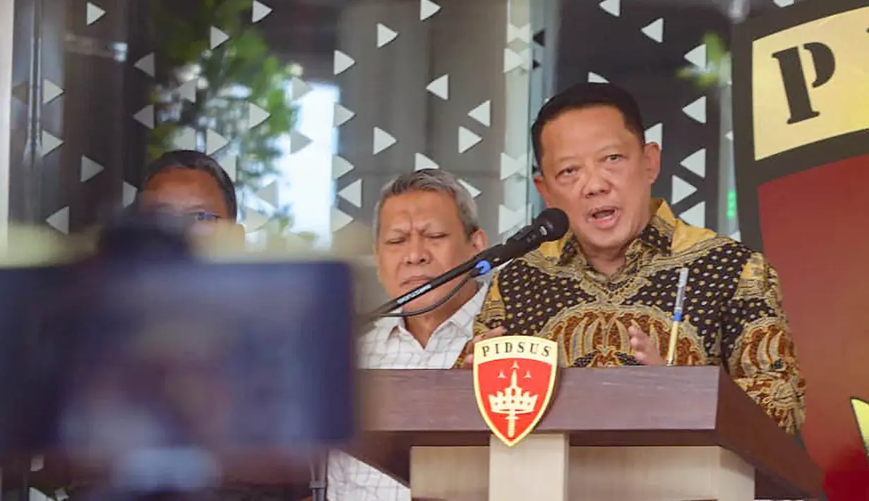 Jaksa Agung Muda Tindak Pidana Khusus (Jampidsus) Febrie Adriansyah memberikan keterangan pers di Gedung Bundar, Kejaksaan Agung, Jakarta, Jumat (10/7/2026). (KLY/ Budy Santoso)