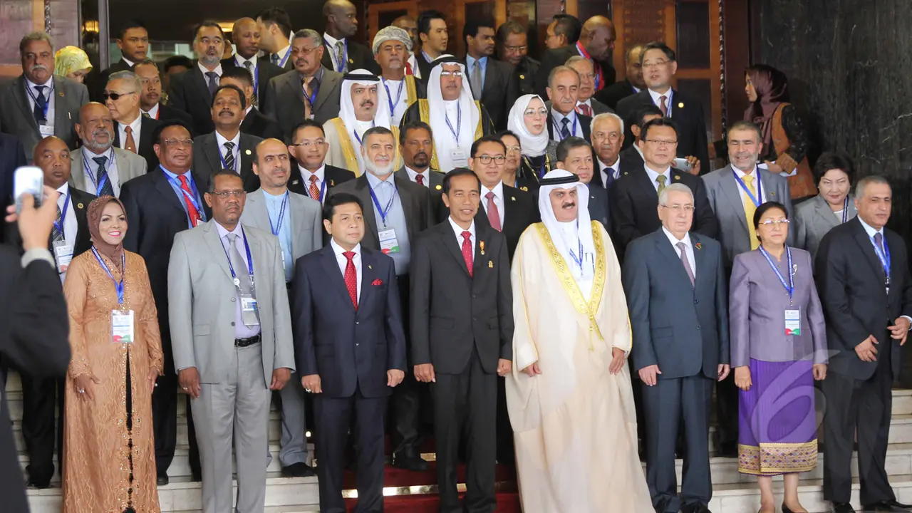 Senyum Jokowi Bersama Parlemen Asia Afrika
