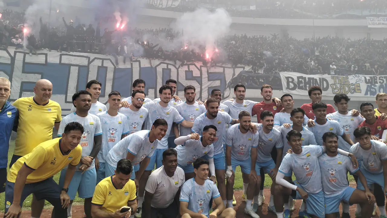 Bobotoh padati Gelora Bandung Lautan Api jelang Persija Jakarta vs Persib Bandung di BRI Super League 2025/2026
