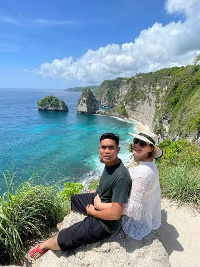 Catherine Wilson mesra bersama suami (Instagram/cathrinewilson)