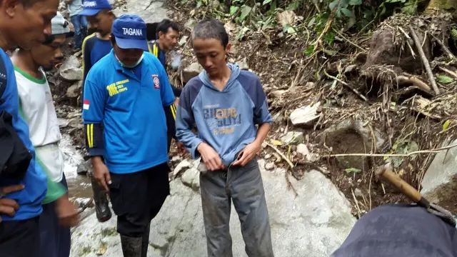 Remaja Tersesat di Gunung Slamet Ditempeli Puluhan Lintah