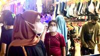 Warga berkunjung ke Pasar Senen, Jakarta Pusat di era COVID-19 (9/10/2022). Foto: (Liputan6.com/Ade Nasihudin).