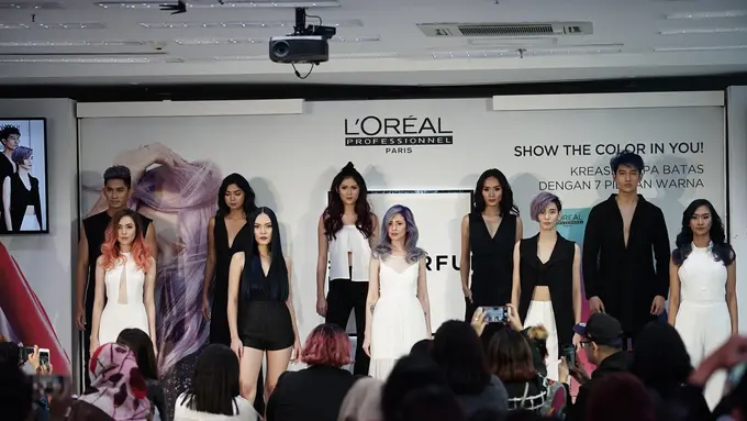 [Bintang] Ogah dengan Dandanan Monoton, Produk Ini Tawarkan Transformasi Warna Rambut yang Super Unik!