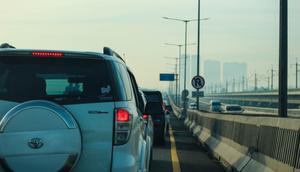 Ilustrasi bahu jalan tol. (Lifepal)