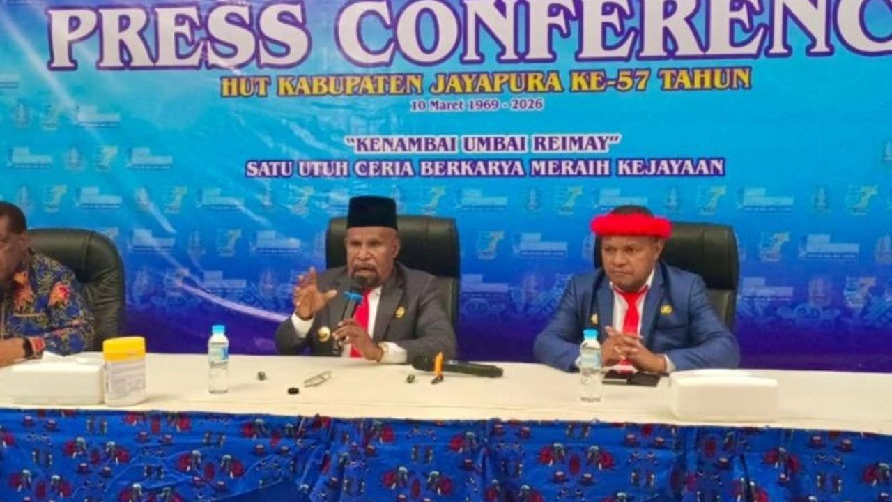Pemkab Jayapura Salurkan Insentif Rp1,5 Juta untuk 210 Ondoafi dan Kepala Suku