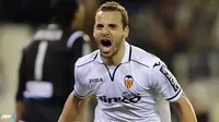 Spurs Sasar Striker Valencia