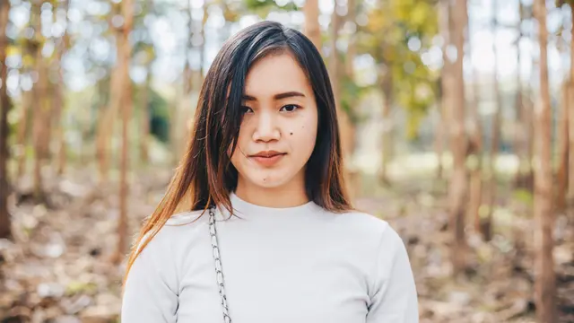 ketus jutek tidak tersenyum sedih