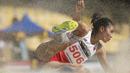Atlet lompat jauh Indonesia, Maria Londa, melakukan lompatan saat tampil pada ajang SEA Games di Stadion Bukit Jalil, Kuala Lumpur, Jumat (25/8/2017). Maria meraih perak dengan lompatan 6,67 meter. (Bola.com/Vitalis Yogi Trisna)