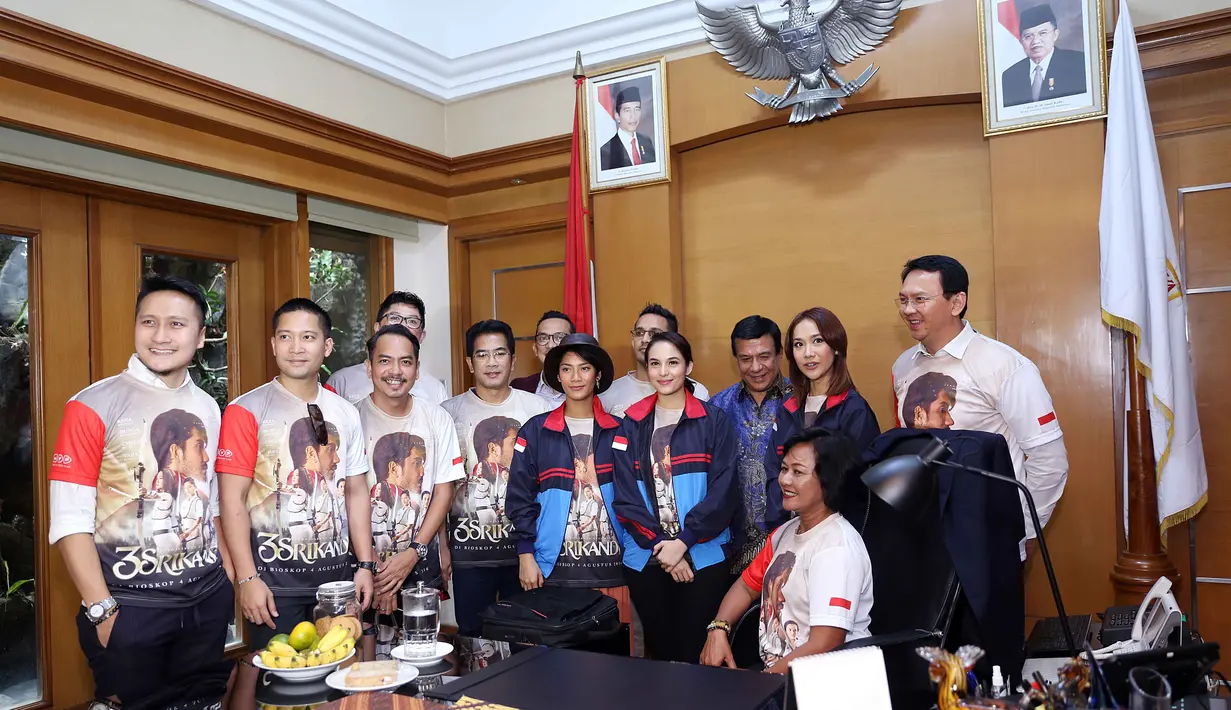 Tiga pemanah yang mengibarkan bendera merah putih pertama kalinya di Olimpiade 1988, Seoul, Korea Selatan. Tiga pemanah itu adalah Lilies Handayani, Nurfitriyana Saiman, dan Kusuma Wardhani‎. (Nurwahyunan/Bintang.com)