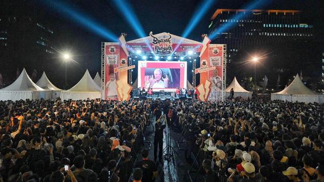 Grup musik NDX AKA dan Banteng Muda Indonesia (BMI) merilis lagu baru berjudul 'Bantenge Metu Kandang'. Perilisan lagu tersebut dihelat di Cibis Park, Cilandak, Jakarta Selatan, Selasa (29/8) (Istimewa)