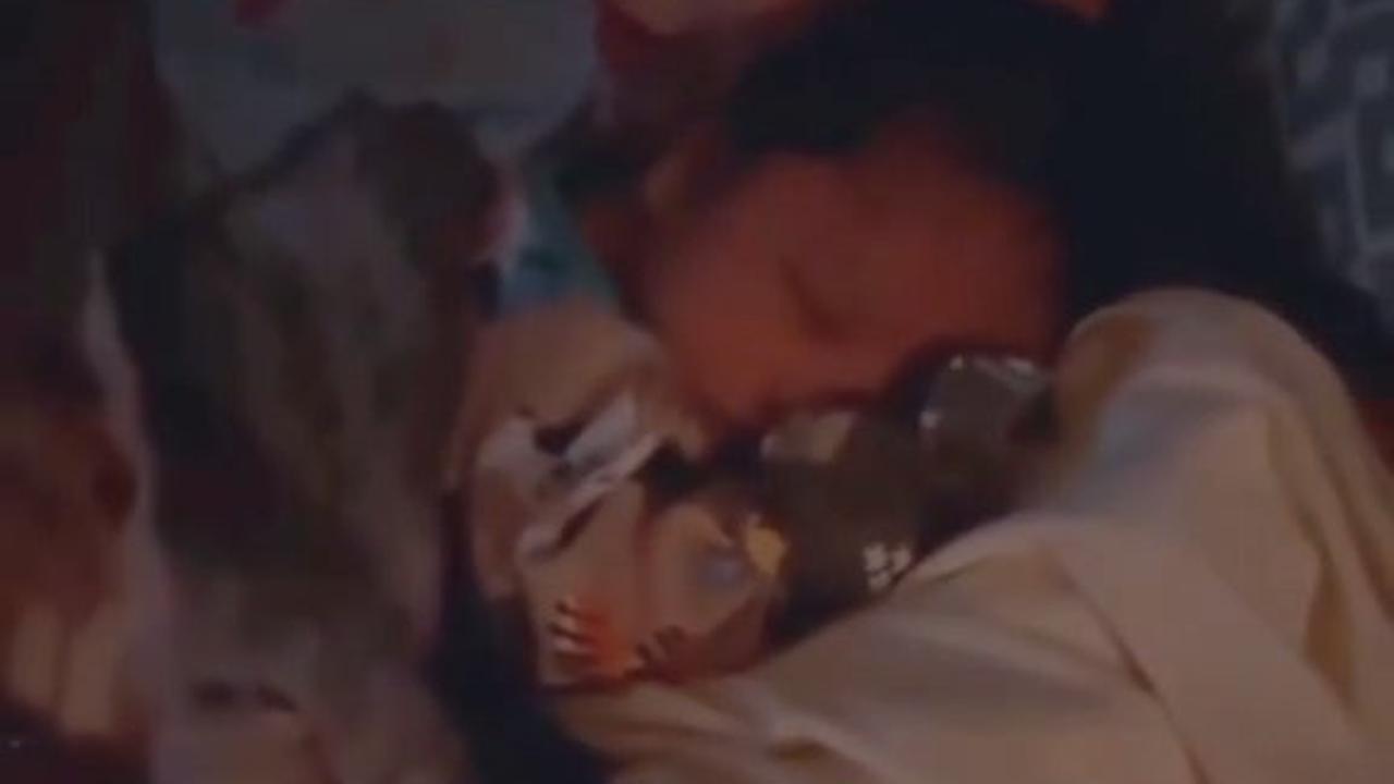 Kini Punya Bayi, 7 Potret Jennifer Jill dan Ajun Perwira yang Tengah Bahagia - Begadang saat Anak Terbangun