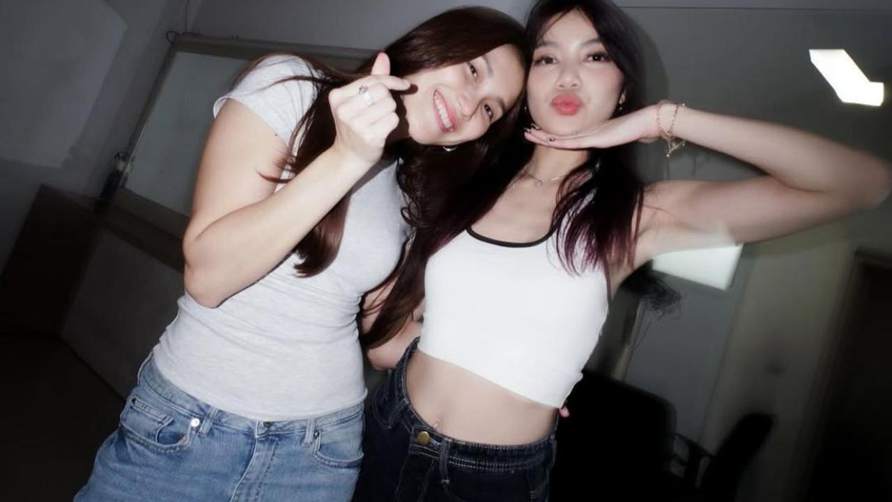 7 Potret Ayu Ting Ting dan Regina Phoenix Pamer Kedekatan, Netizen Soroti Kemiripan dengan Duo BLACKPINK