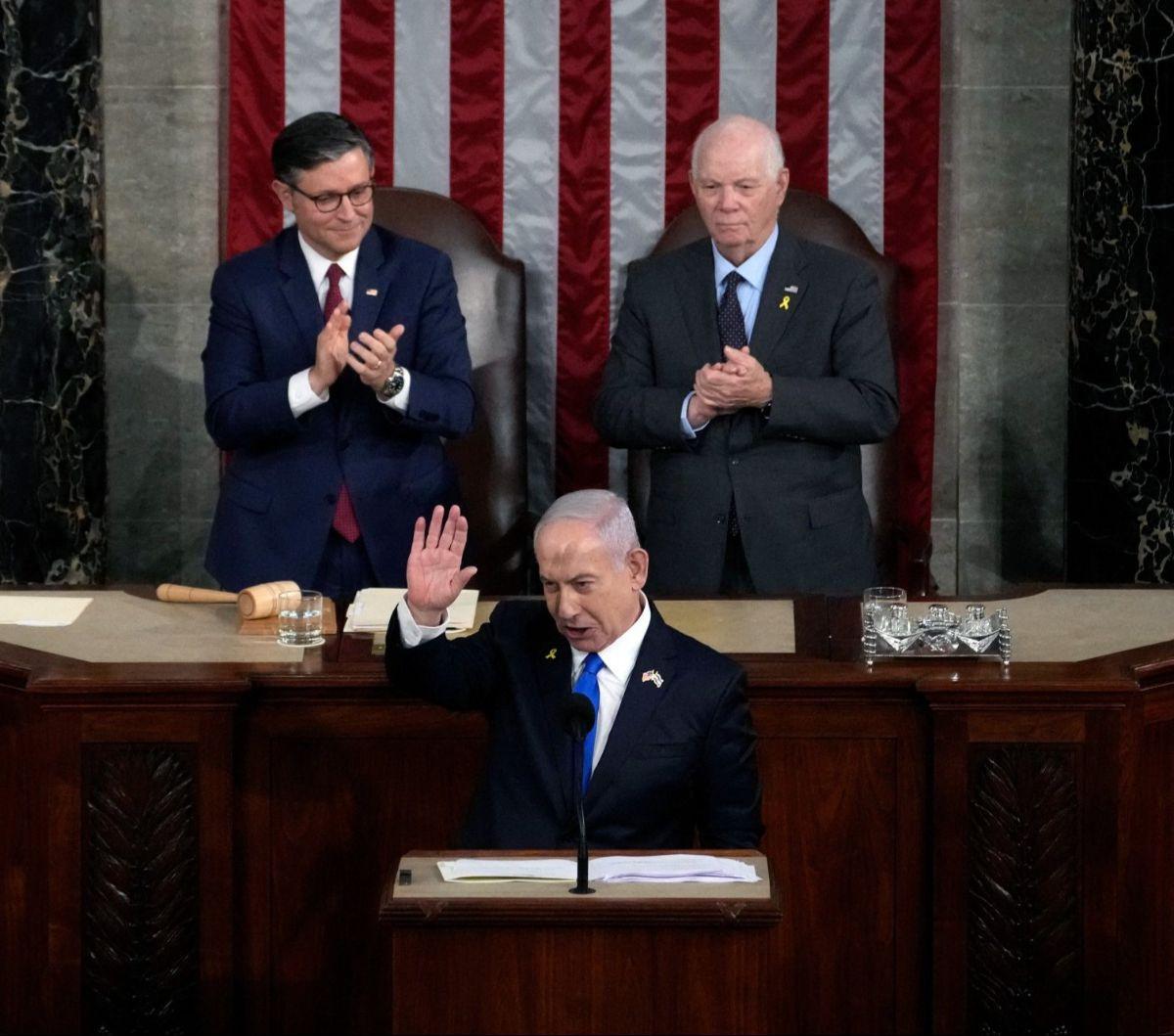 Perdana Menteri (PM) Israel, Benjamin Netanyahu menyampaikan pidato dalam pertemuan gabungan Kongres Amerika Serikat (AS) di Capitol Hill, Washington, AS, pada Rabu (24/7/2024). Pidato Netanyahu mendapat sambutan riuh dari anggota Kongres AS, namun menuai