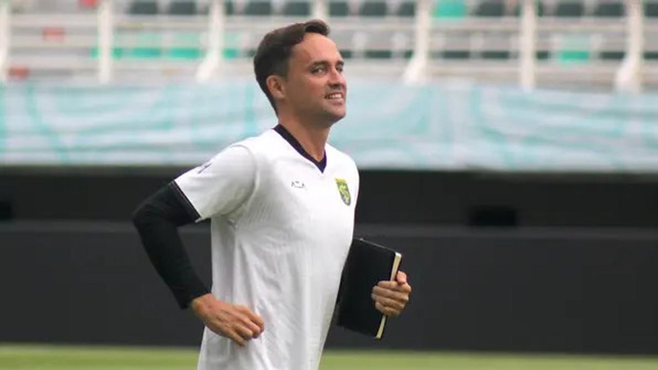 Kata Paul Munster usai Persebaya Menang 1-0 di Markas PSM Makassar, Sampaikan Pesan Penting
