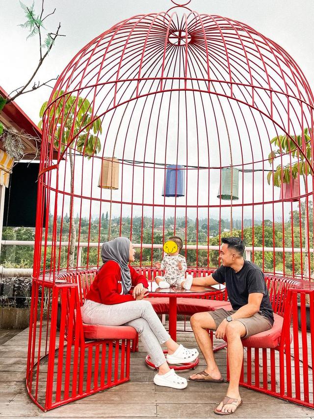 Akui CLBK, Ini 6 Potret Kedekatan Nathalie Holscher dan Mantan Pacarnya