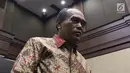 Mantan Direktur Utama PT Asuransi Jasa Indonesia, Budi Tjahjono saat jeda sidang pembacaan putusan di Pengadilan Tipikor, Jakarta, Rabu (10/4). Hakim menjatuhkan hukuman pidana kepada Budi Tjahjono 7 tahun penjara dan denda Rp 300 juta. (Liputan6.com/Helmi Fithriansyah)